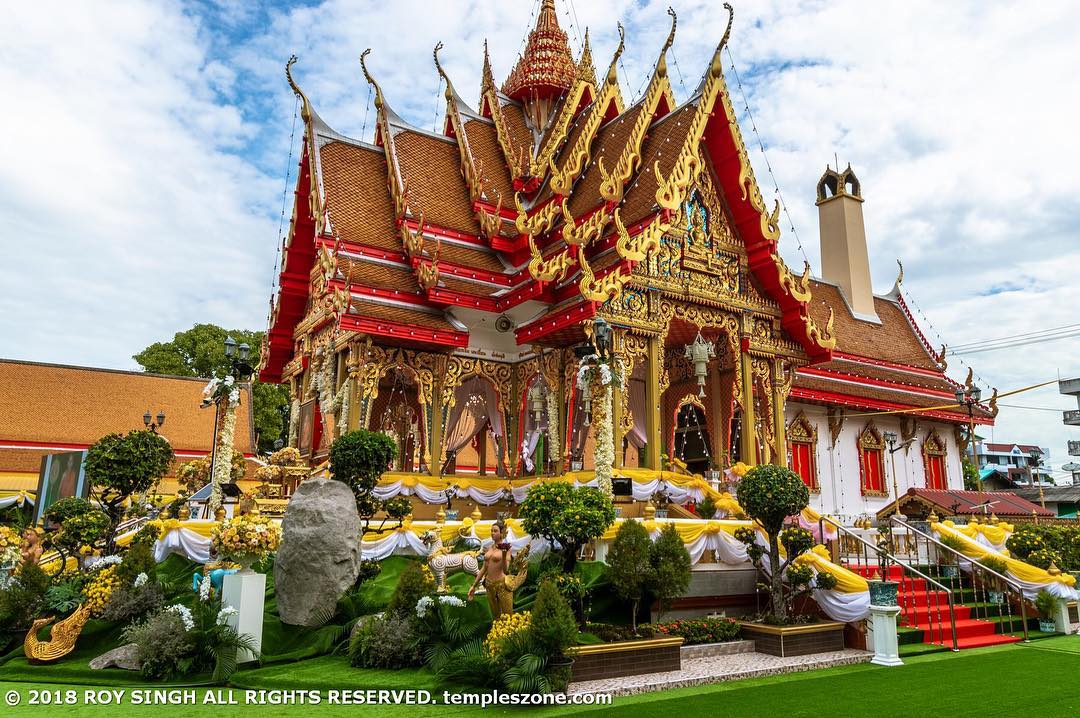 This is the infamous Shrine of Mae Nak of Phra Khanong in Wat Maha But – Bangkok…