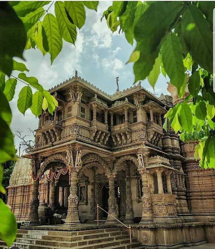 Located in the city of Ahmedabad in Gujarat, Hutheesing Jain Temple was construc…